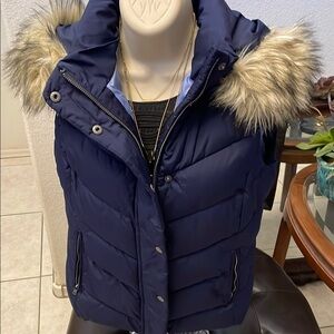 GAP Women's Navy Puffer Vest with Faux Fur Hood NWT